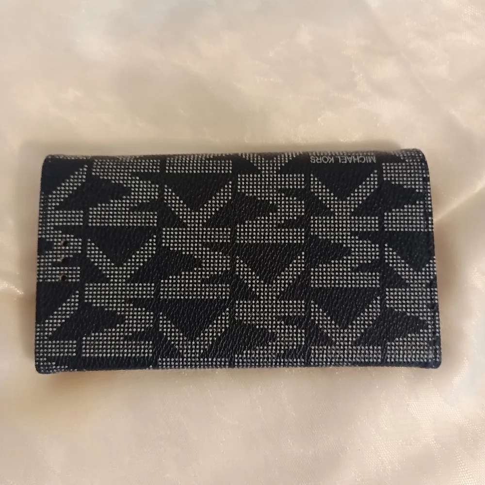 Micheal Kors dark and light blue phone case wallet